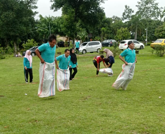 Kegiatan Outbound Untuk Menjaga Semangat dan Kebersamaan di Lingkungan SMAN 1 Wanasaba